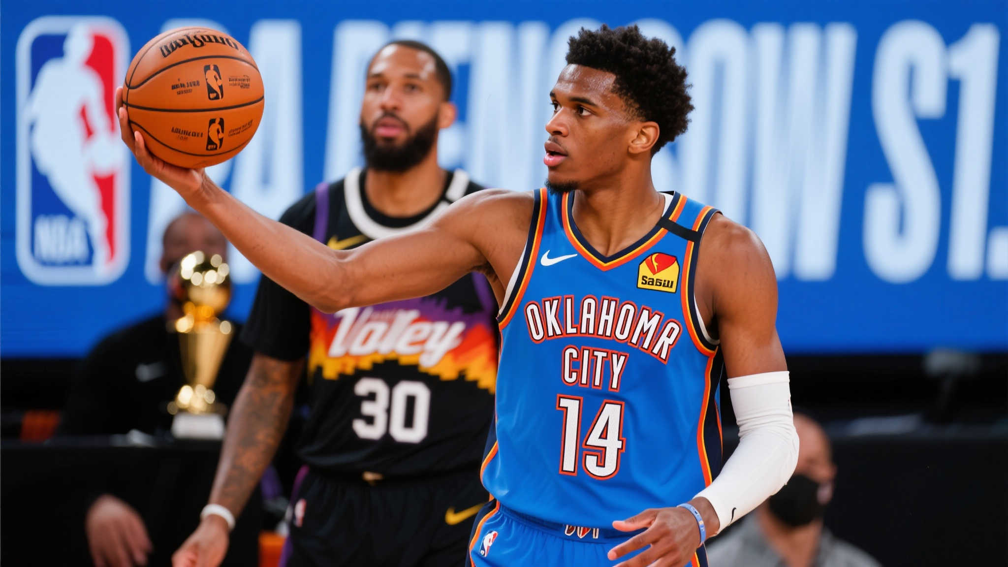 亚历山大缔造传奇:单赛季得分王+总冠军,追平奥尼尔1999-2000壮举 亚历山大缔造传奇:单赛季得分王+总冠军,追平奥尼尔1999-2000壮举